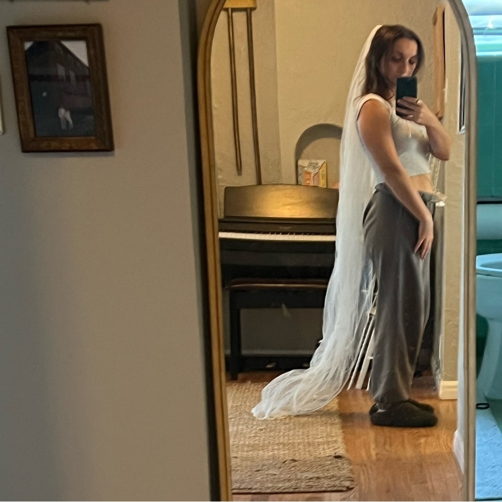 Grace Loves Lace Mandala Veil NWOT - Picture 5 of 6